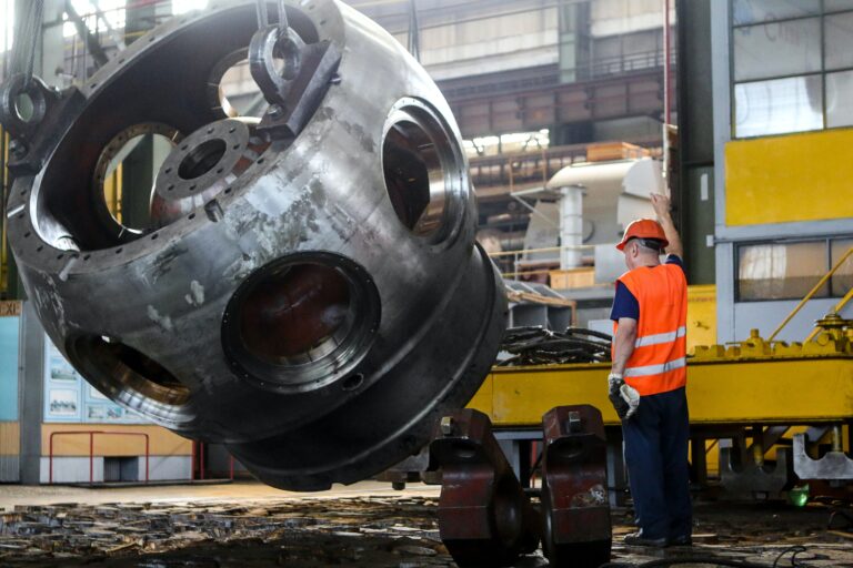 Millwrights vs EM Technicians: What are the differences